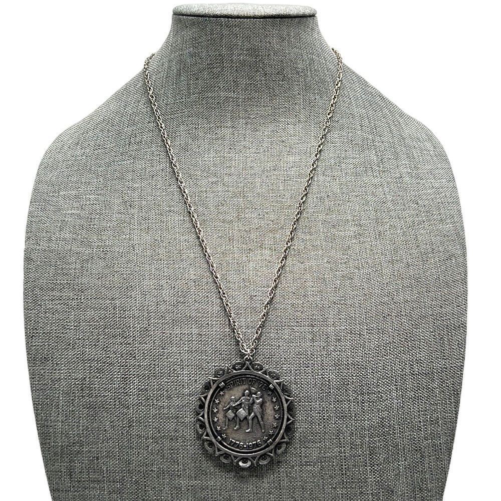 United States Bicentennial Pendant Chain Necklace Vintage 1976 Silver Tone